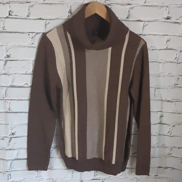 Haggar Sweaters - Haggar Ladies Vintage Style Turtleneck